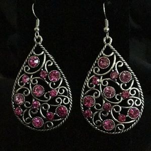 ANTIQUED SILVER TONE EARRINGS w/ PINK RHINESTONES
